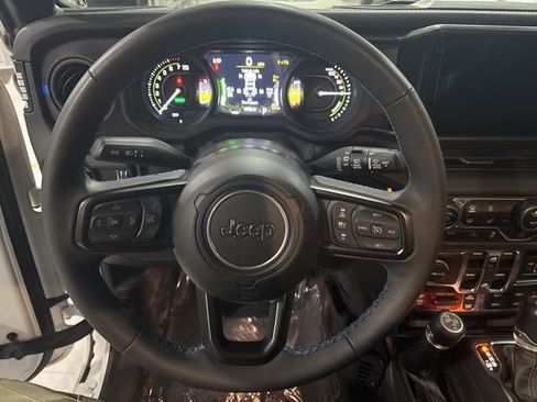 Used 2024 Jeep Wrangler Unlimited Rubicon 4xe image 16