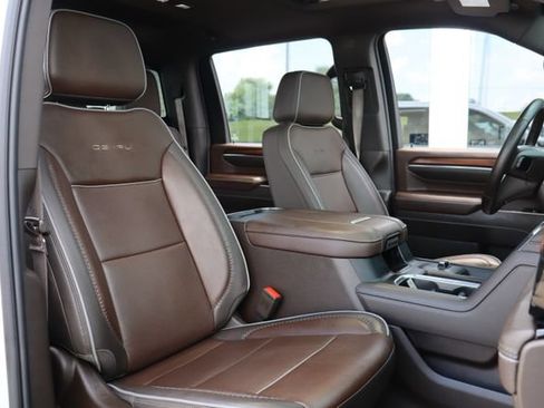 Used 2024 GMC Sierra 2500 Denali w/ Denali Reserve Package AWD/4WD image 40