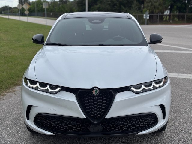 Used 2024 Alfa Romeo Tonale Veloce AWD/4WD image 3