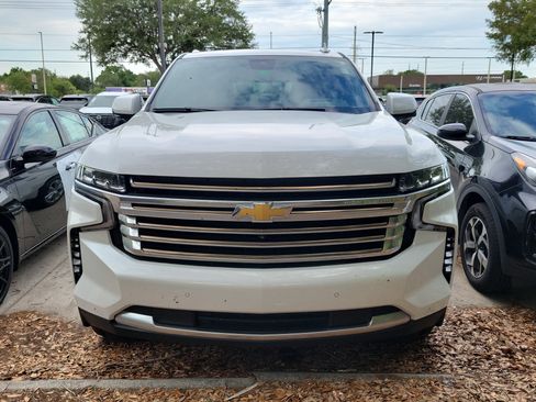 Used 2024 Chevrolet Tahoe High Country RWD image 2
