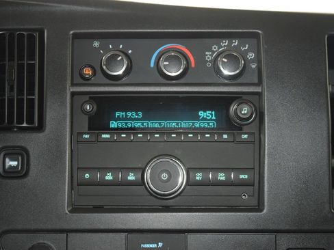 Used 2025 Chevrolet Express 3500 LT w/ LT Preferred Equipment Group RWD image 23