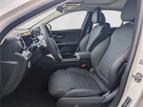 Used 2025 Mercedes-Benz C 300 Sedan image 16