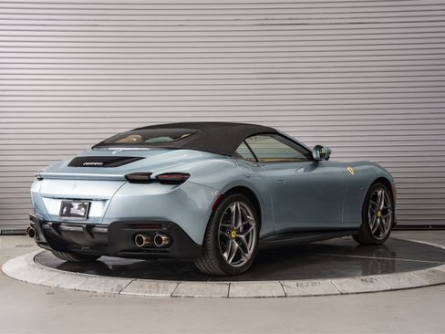 Used 2025 Ferrari Roma Spider RWD image 11
