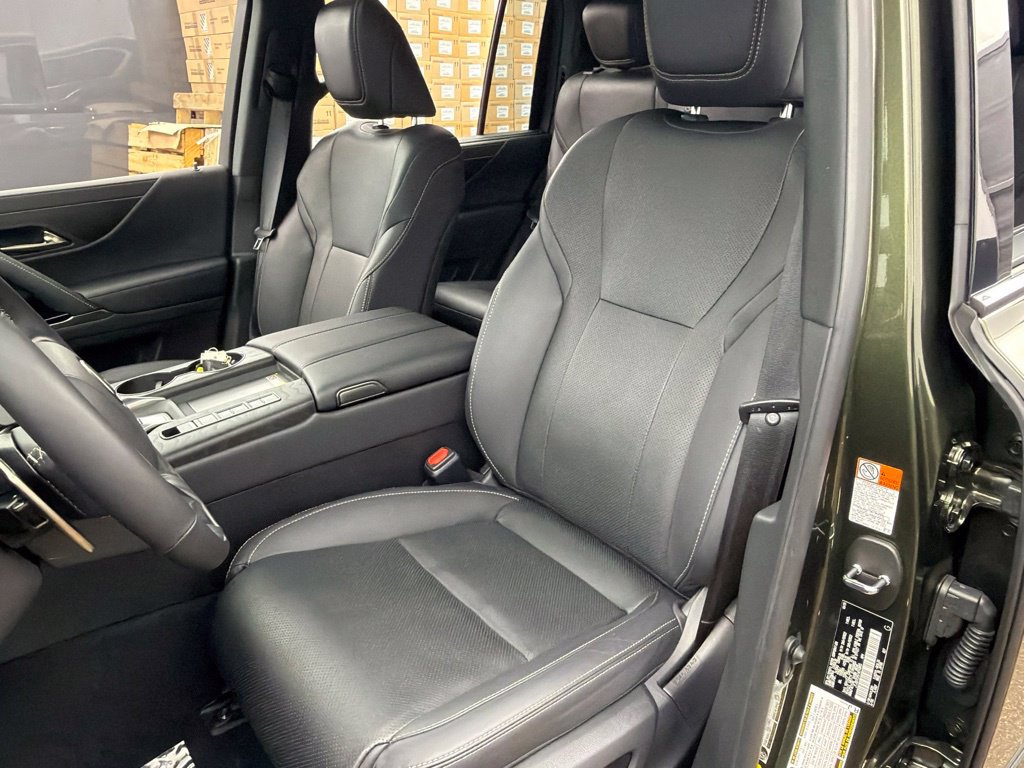 Used 2026 Lexus LX 700h Luxury AWD/4WD image 23