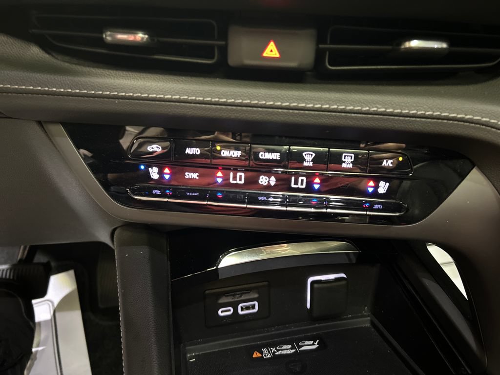 Used 2023 Buick Envision Avenir FWD image 17