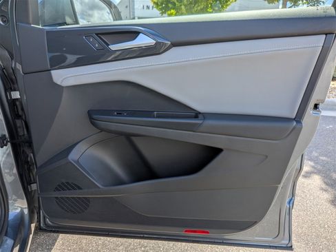 Used 2022 Volkswagen Taos SEL image 35