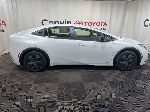 Used 2025 Toyota Prius LE AWD/4WD image 10