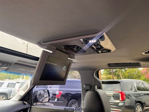Used 2019 Cadillac Escalade ESV Premium Luxury RWD image 40