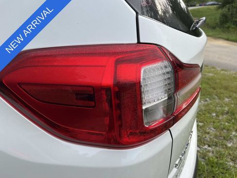 Used 2022 Subaru Ascent Limited w/ Technology Package AWD/4WD image 8