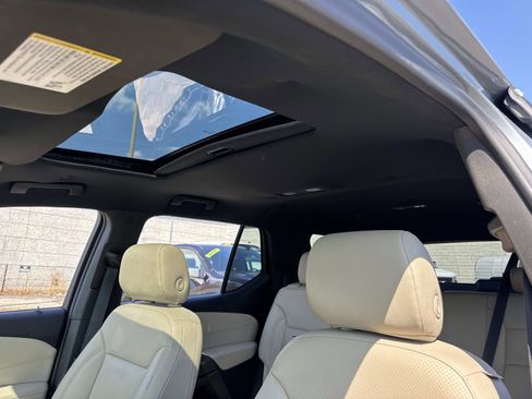 Used 2023 Chevrolet Traverse LS image 22