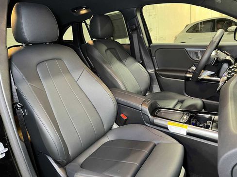 Used 2025 Mercedes-Benz GLA 250 4MATIC image 12