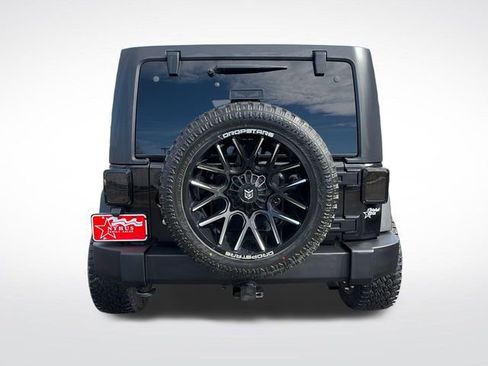 Used 2012 Jeep Wrangler Unlimited Rubicon AWD/4WD image 5