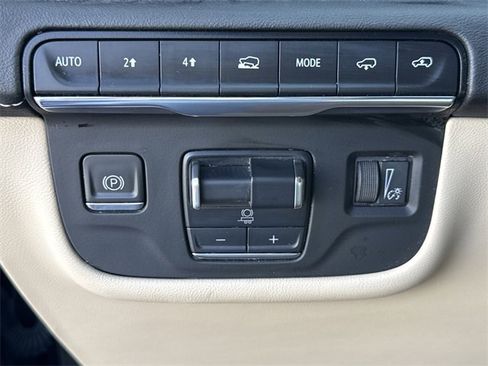 Used 2023 Cadillac Escalade ESV Premium Luxury w/ LPO, Radiant Package image 23