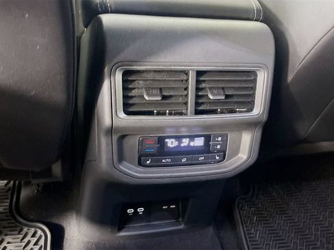 Used 2024 Volkswagen Atlas SEL AWD/4WD image 27