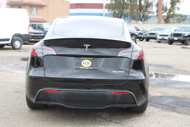 Used 2024 Tesla Model Y Performance AWD/4WD image 4