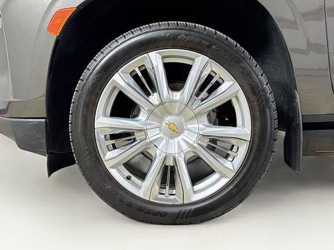 Used 2021 Chevrolet Suburban High Country AWD/4WD image 26