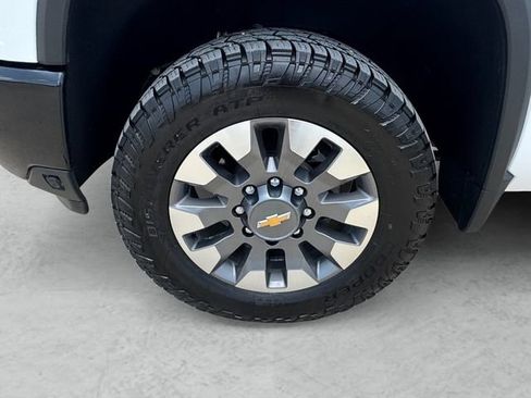 Used 2024 Chevrolet Silverado 2500 Custom w/ Custom Value Package AWD/4WD image 23