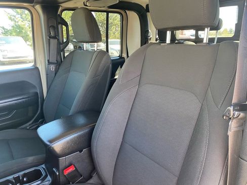 Used 2020 Jeep Gladiator Sport w/ Quick Order Package 24S AWD/4WD image 14