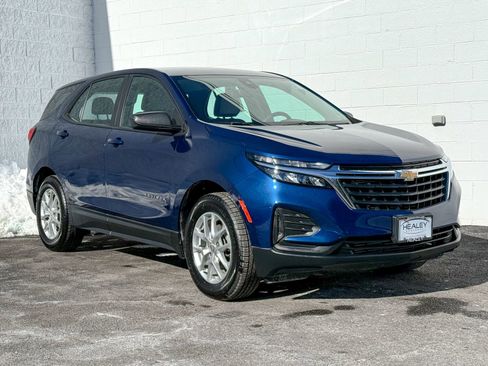 Certified 2022 Chevrolet Equinox LS image 1