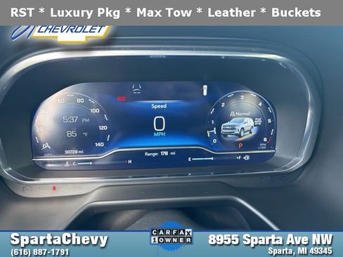 Used 2023 Chevrolet Suburban RST w/ Luxury Package image 13