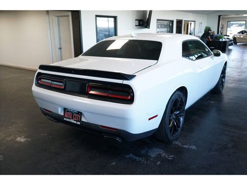 Used 2018 Dodge Challenger SXT Plus RWD image 7
