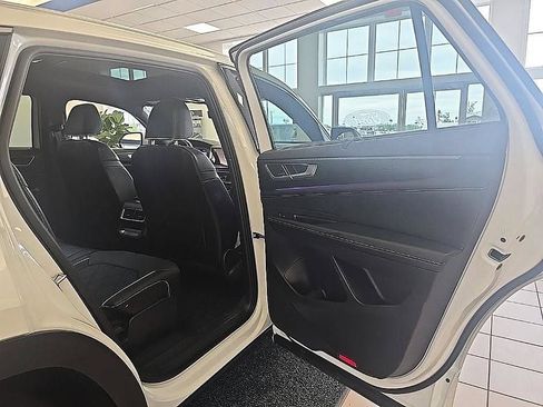 Used 2024 Volkswagen Atlas Cross Sport SEL Premium R-Line AWD/4WD image 37
