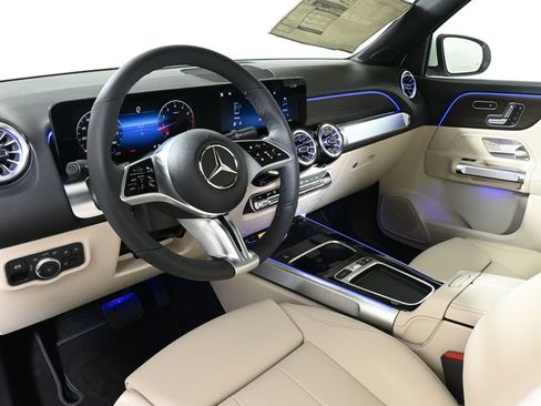 New 2026 Mercedes-Benz GLB 250 4MATIC image 14