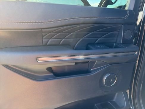 Used 2024 Ford Expedition Max Platinum image 15