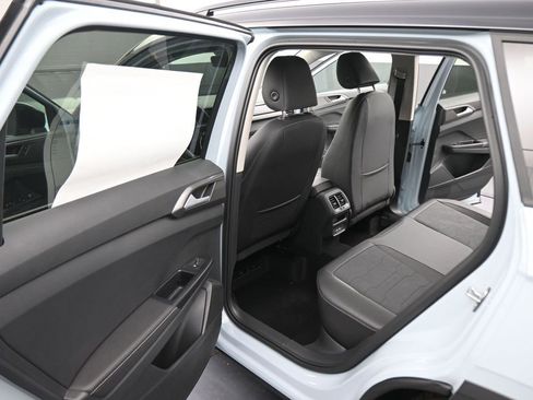 New 2026 Volkswagen Taos SE image 37