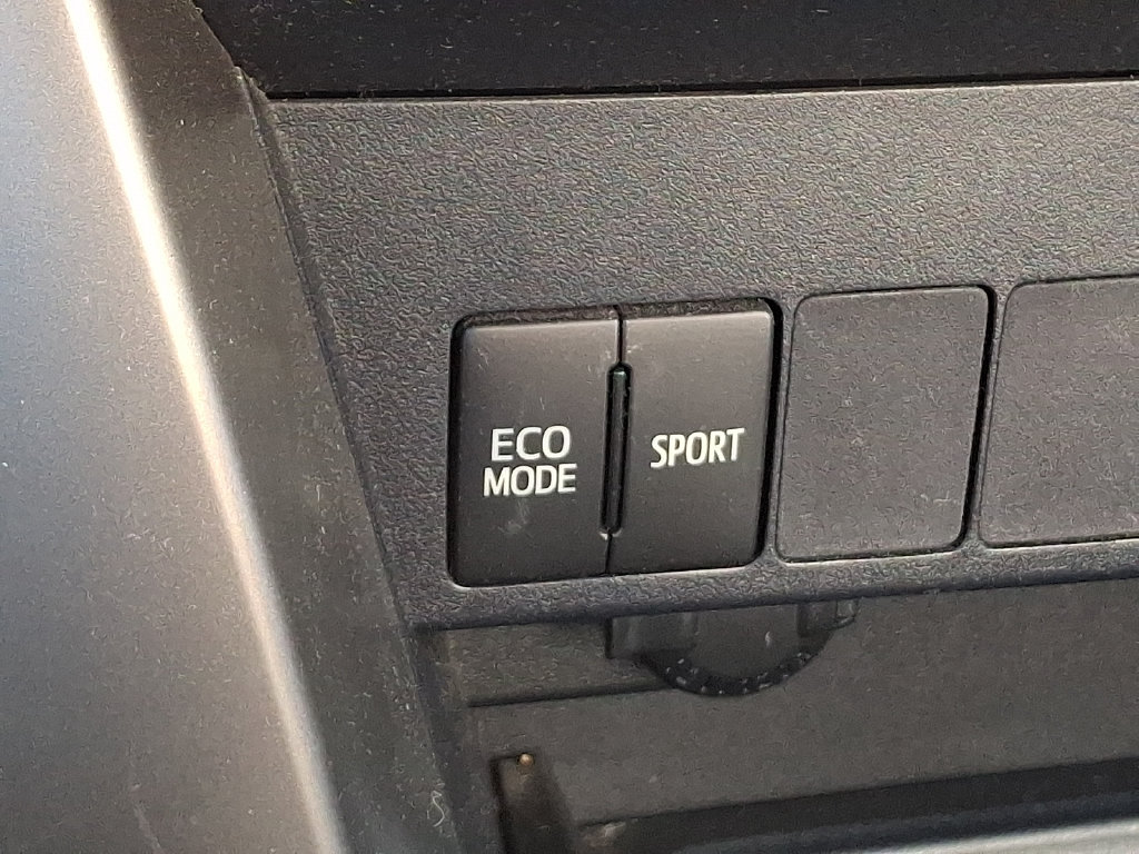 Used 2013 Toyota RAV4 XLE AWD/4WD image 24