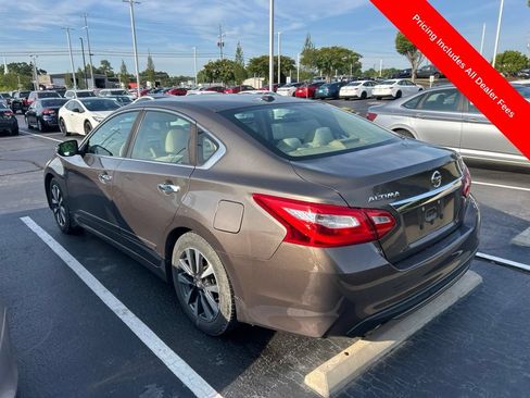 Used 2016 Nissan Altima 2.5 SV w/ Convenience Package FWD image 8