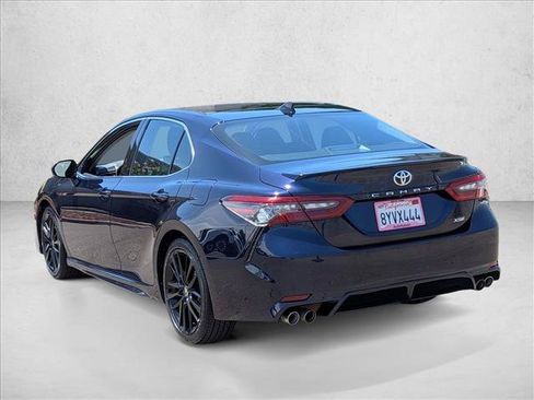Used 2022 Toyota Camry XSE FWD image 8