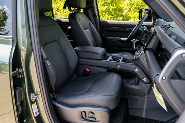 New 2026 Land Rover Defender 110 X-Dynamic SE AWD/4WD image 46