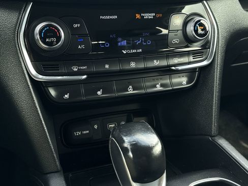 Used 2020 Hyundai Santa Fe Limited image 20