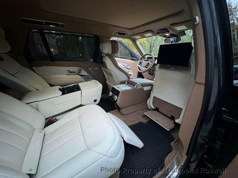 Used 2025 Land Rover Range Rover SV image 59