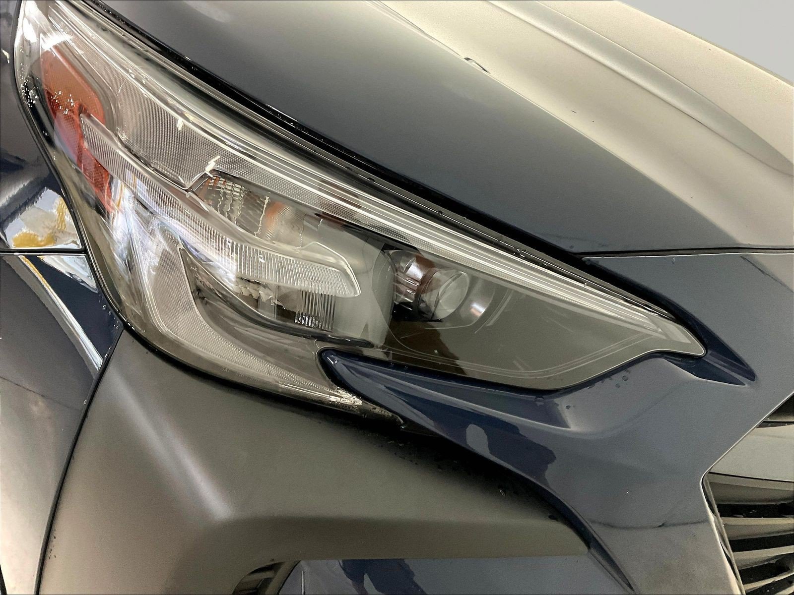 Used 2025 Subaru Outback Premium AWD/4WD image 32