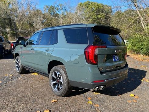 New 2026 GMC Yukon AT4 w/ AT4 Premium Package image 3
