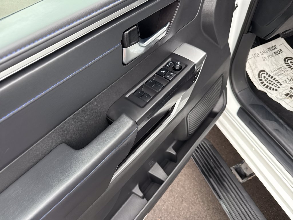 Used 2025 Toyota Sequoia Platinum AWD/4WD image 11