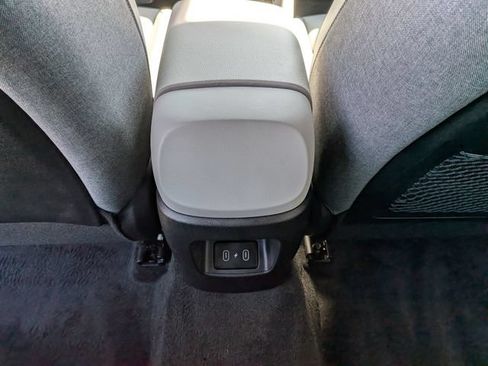 Used 2025 Hyundai Elantra Limited FWD image 30