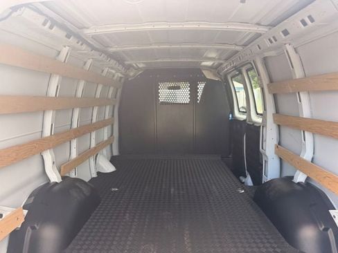 Used 2025 Chevrolet Express 2500 w/ Driver Convenience Package RWD image 16