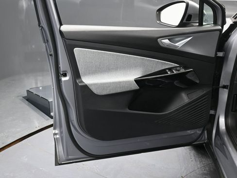 Used 2023 Volkswagen ID.4 Pro image 39