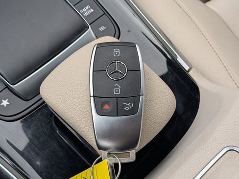 Used 2021 Mercedes-Benz GLA 250 w/ Premium Package image 31