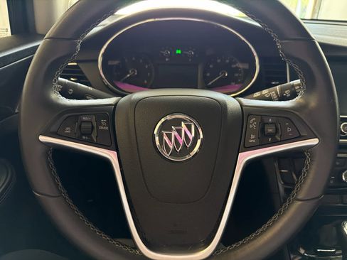 Used 2021 Buick Encore Preferred FWD image 32