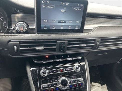 Used 2022 Lincoln Corsair AWD w/ Premium Package image 5