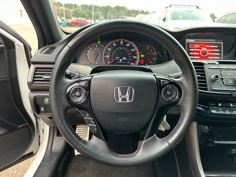 Used 2017 Honda Accord Sport Special Edition image 18