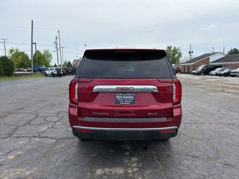 Used 2023 GMC Yukon SLT w/ SLT Luxury Package AWD/4WD image 6