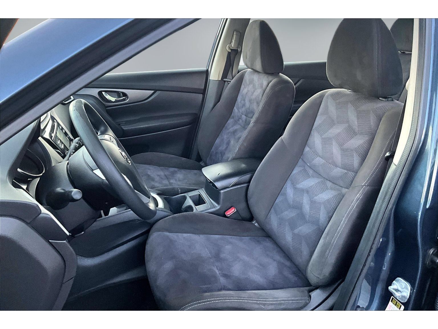 Used 2015 Nissan Rogue S AWD/4WD image 21