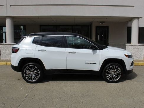 Used 2024 Jeep Compass Limited w/ Elite Group image 5