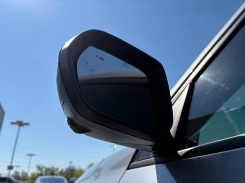 Used 2025 Chevrolet Equinox LT w/ Safety and Technology Package FWD image 14
