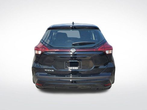 New 2025 Nissan Kicks Play S image 12